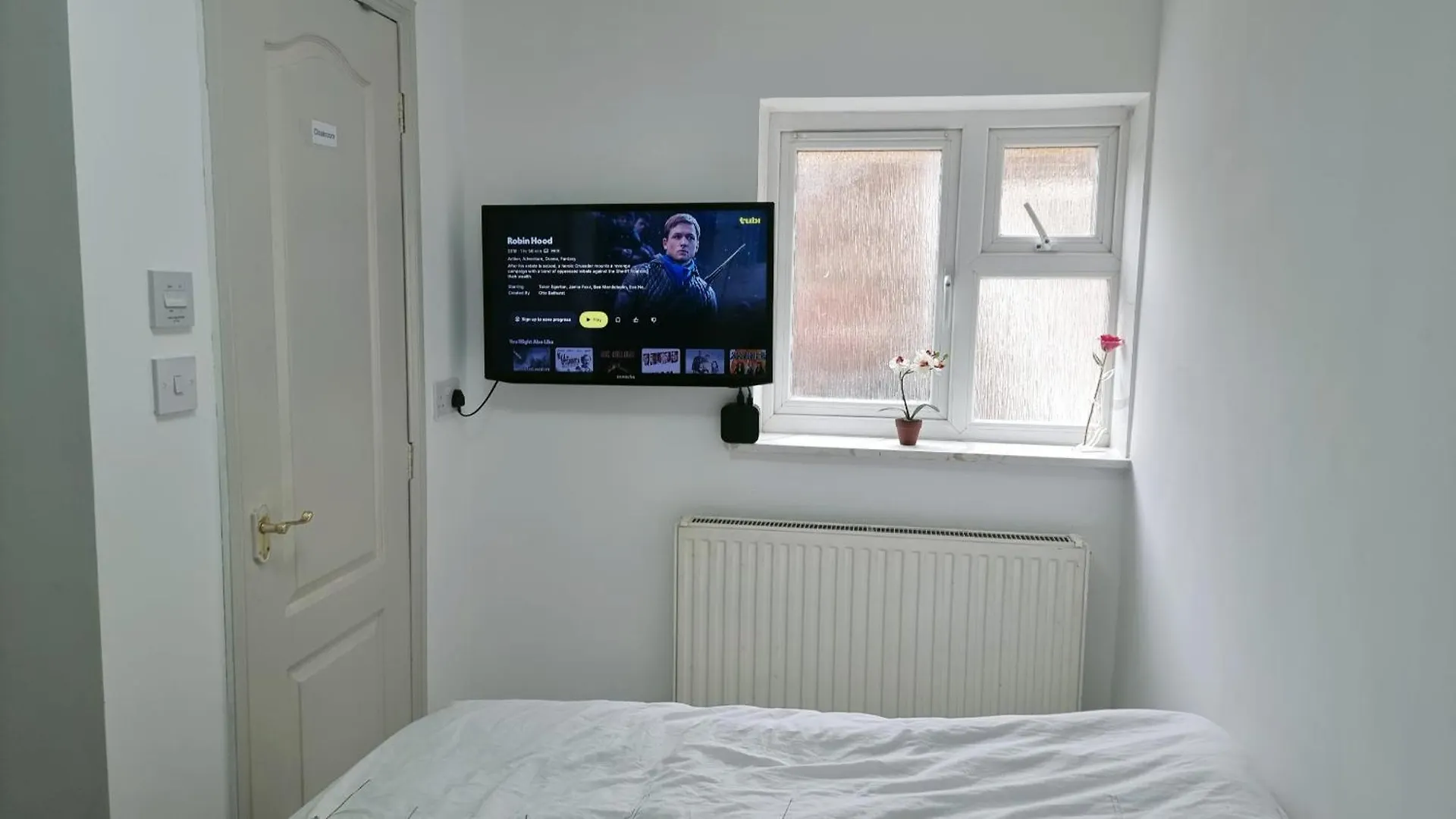 Entire-2 Bedroom Apartment With Driveway,1Free Parking Nottingham